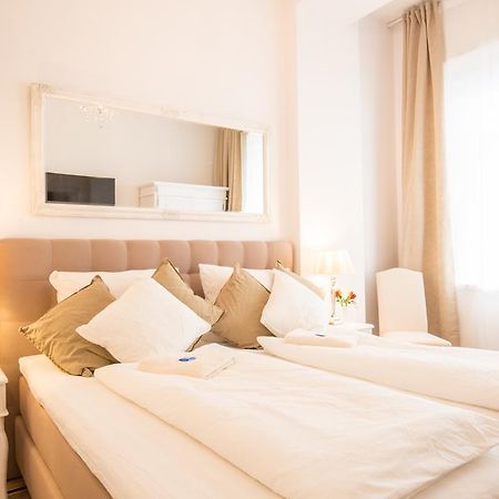 Fritz By Rockchair Apartments L Superhost Status L 3 Bedrooms Boxspringbeds 2 Bathrooms 2 Kitchen - Cozy Family & Business Flair Welcomes You! Berlin Exterior photo