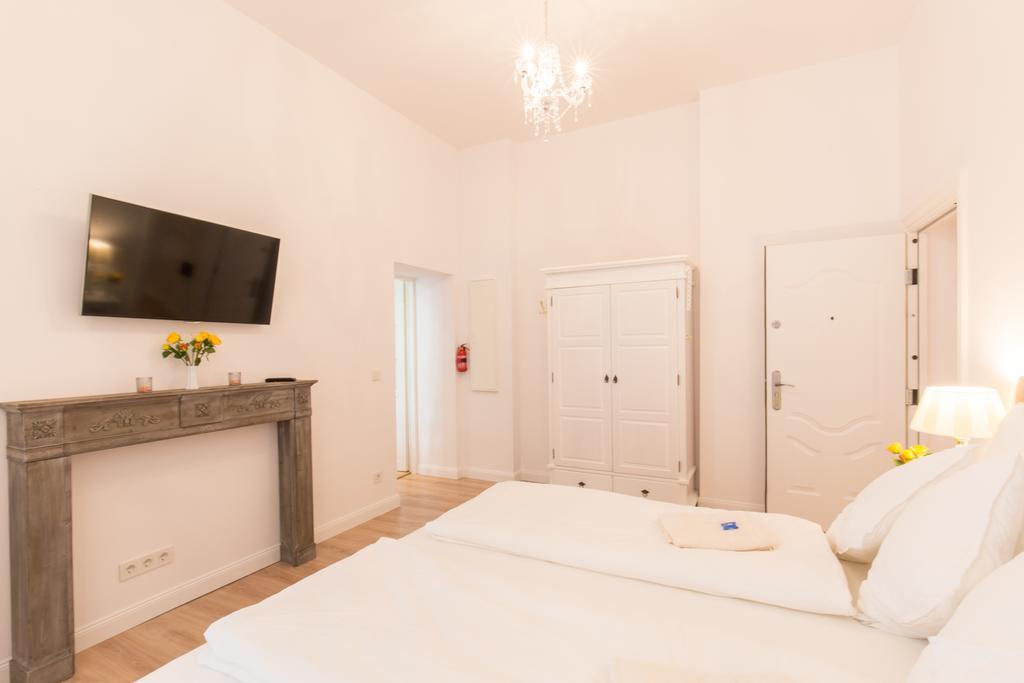 Fritz By Rockchair Apartments L Superhost Status L 3 Bedrooms Boxspringbeds 2 Bathrooms 2 Kitchen - Cozy Family & Business Flair Welcomes You! Berlin Exterior photo