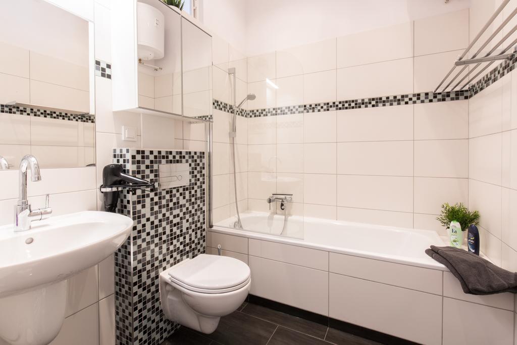 Fritz By Rockchair Apartments L Superhost Status L 3 Bedrooms Boxspringbeds 2 Bathrooms 2 Kitchen - Cozy Family & Business Flair Welcomes You! Berlin Exterior photo